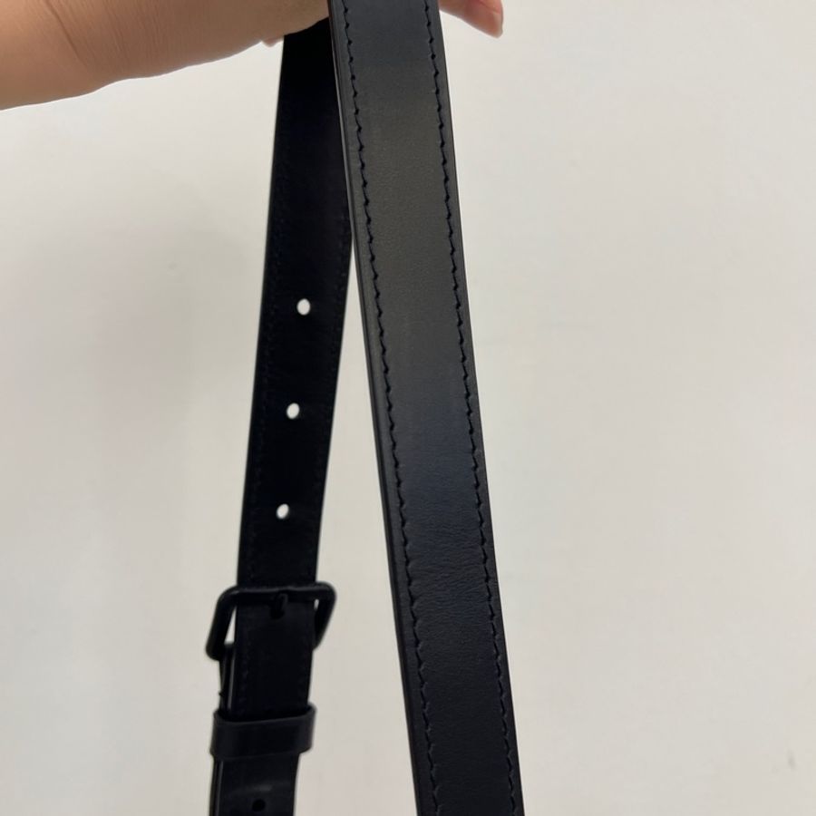 LV 黑牛皮壓紋Soft Trunk斜背包M59163-13