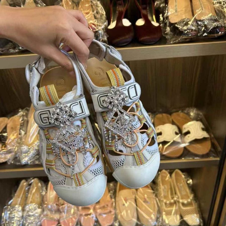 Gucci涼鞋 尺寸37碼 沒穿幾次很新-0