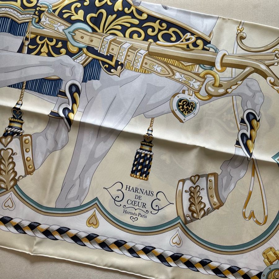 全新🍊Hermes Silk scarf 90 絲巾 方巾🧣Harnais de Coeur 甜蜜的鞍具-4