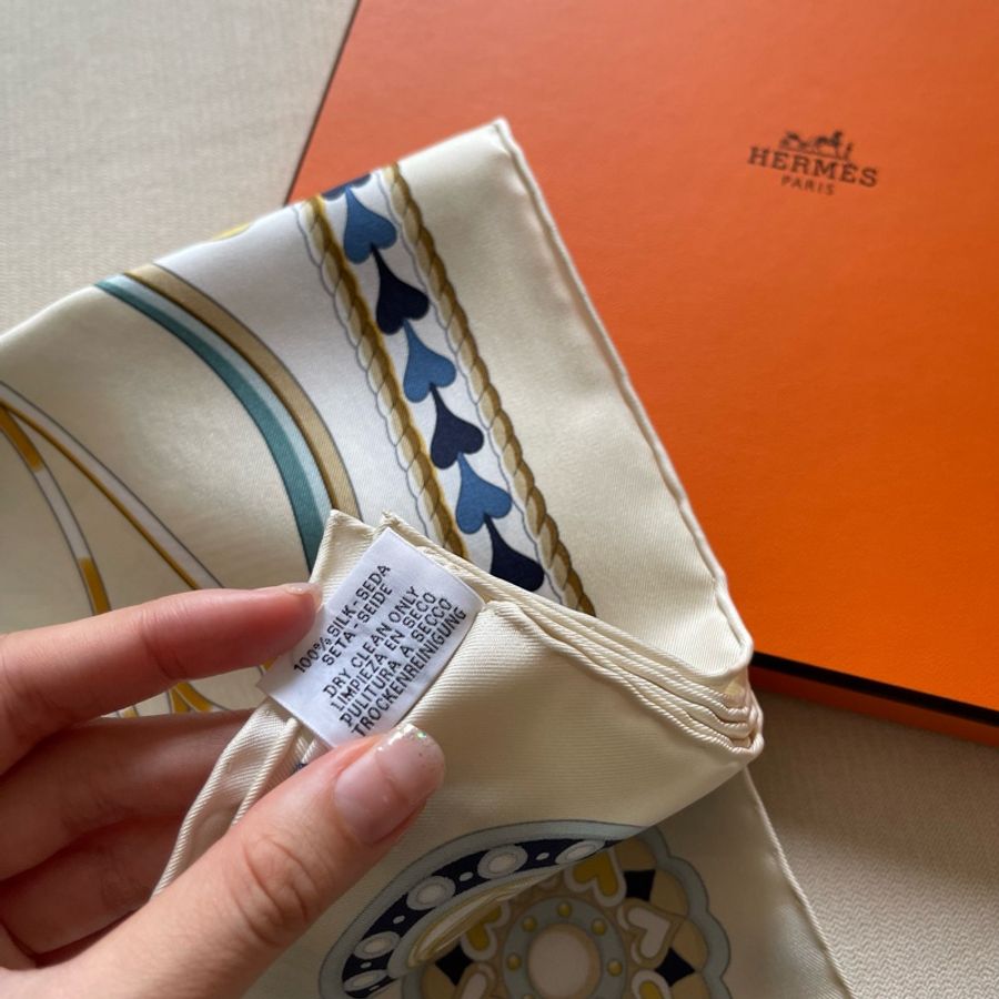 全新🍊Hermes Silk scarf 90 絲巾 方巾🧣Harnais de Coeur 甜蜜的鞍具-5