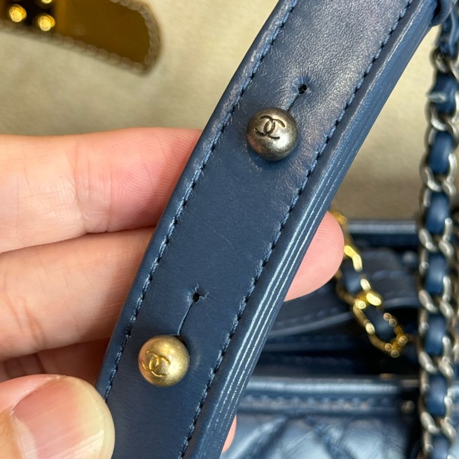 狂降‼️CHANEL Gabrielle星空藍小牛皮/中款流浪包🩵💙夯款超值-20