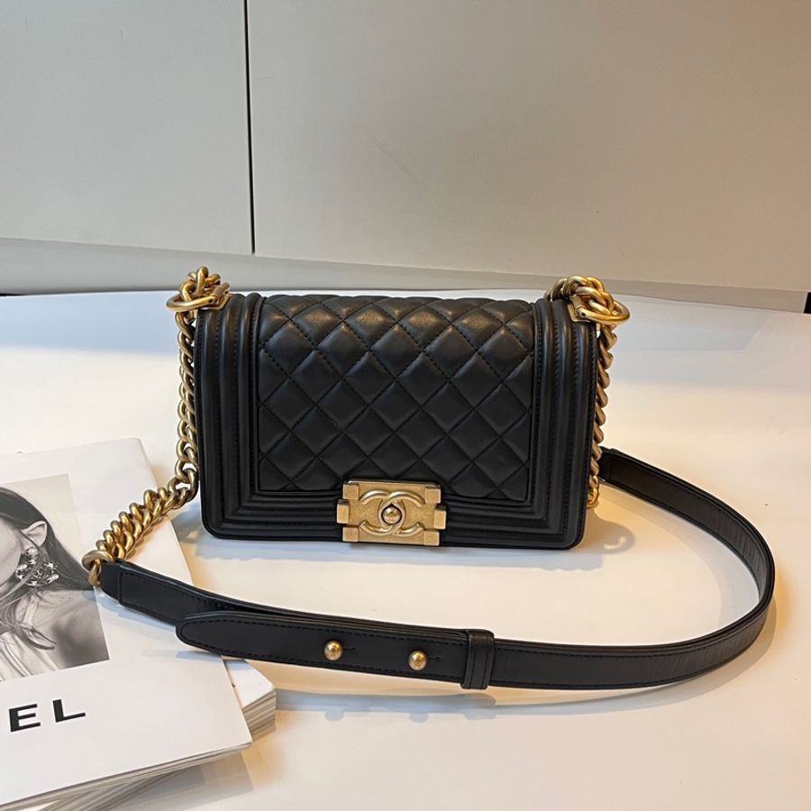 Chanel 黑金羊皮 leboy 20cm-1