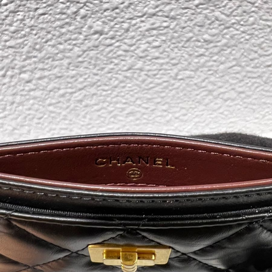 ►  全新 CHANEL 2.55卡夾-4