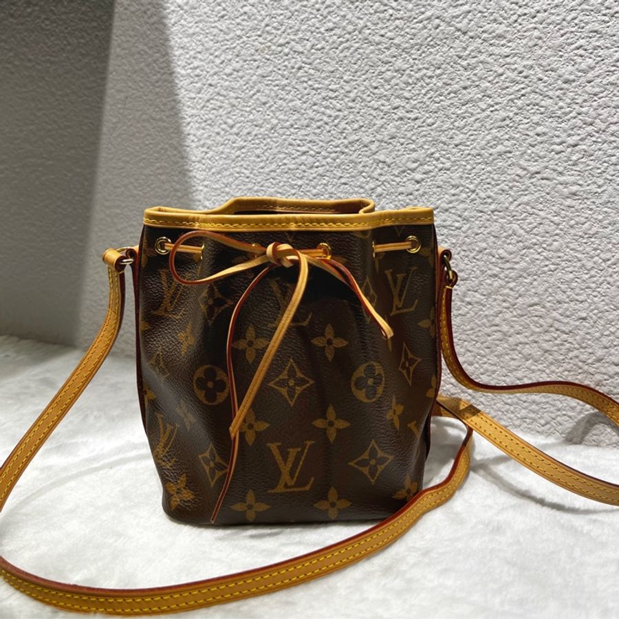 ► LV Nano Noe 經典Monogram束口水桶包(迷你)-0