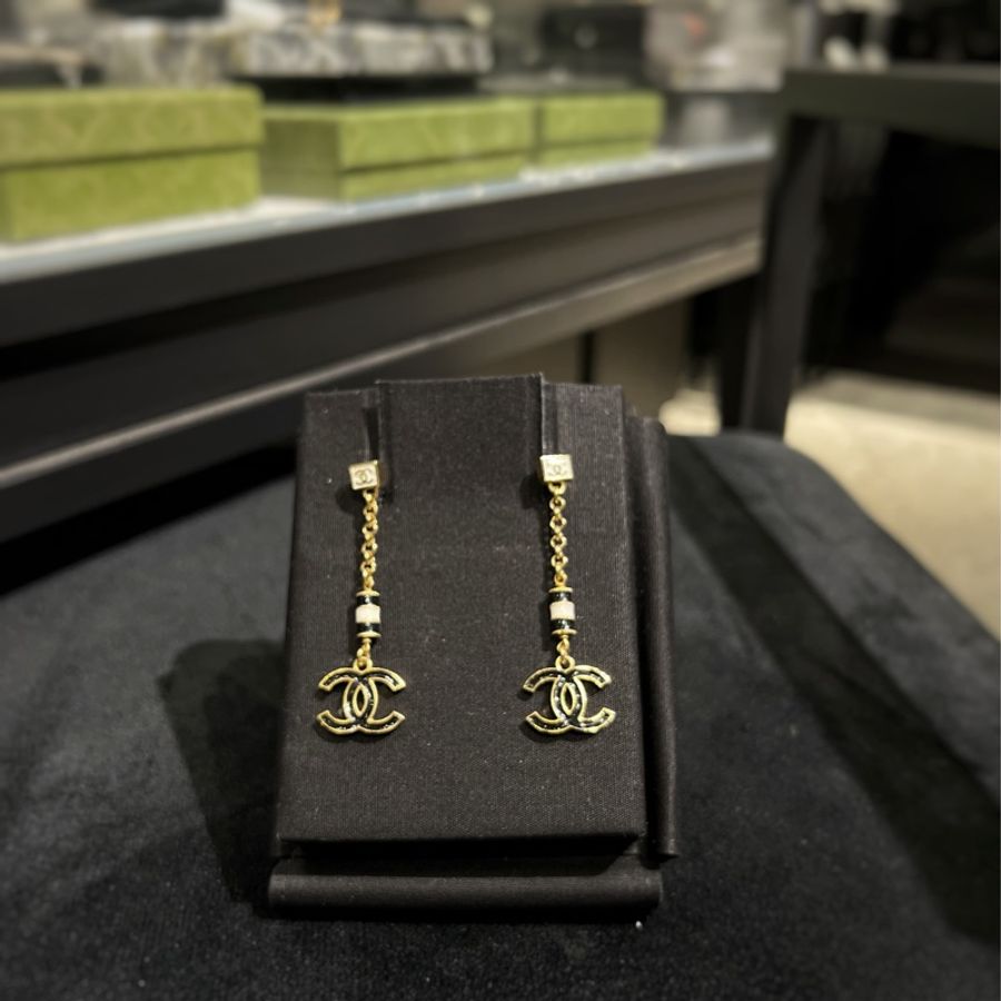 ► 全新 Chanel 經典雙C Logo款垂墜耳環-1