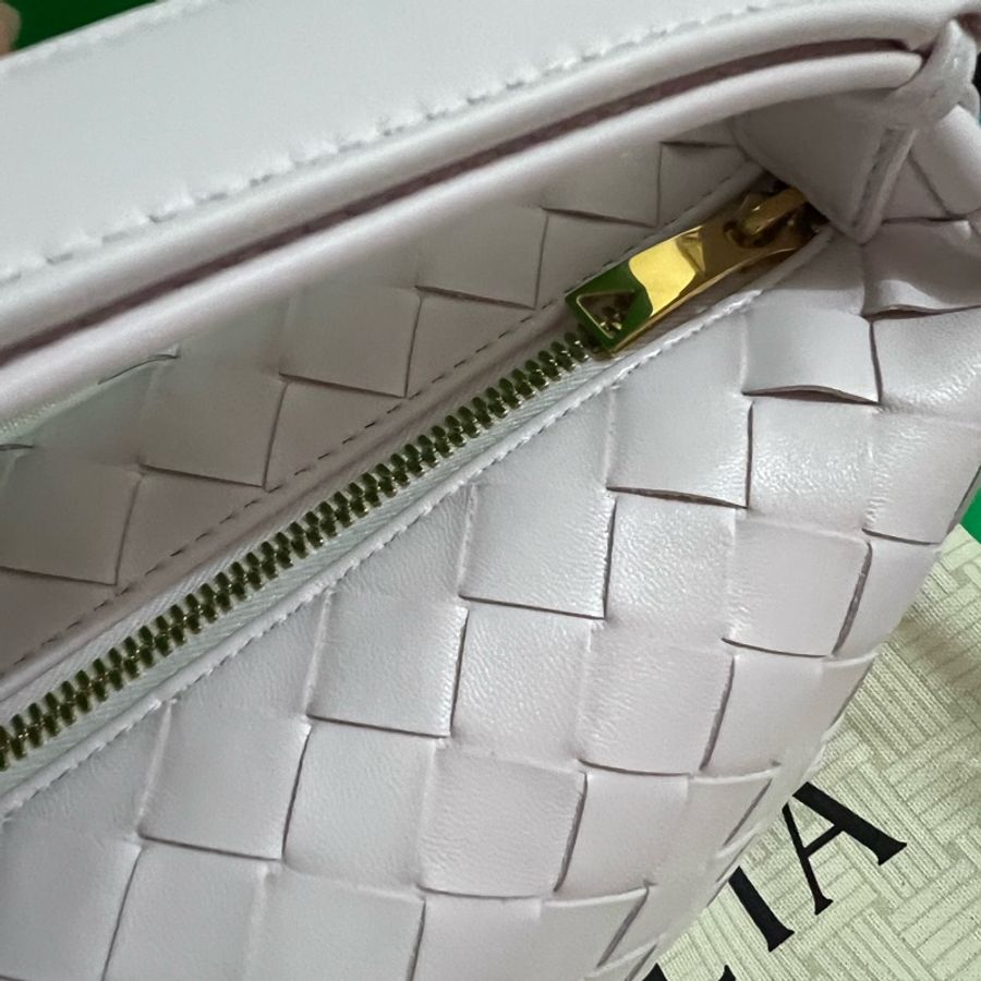 99新 BV Bottega Veneta 櫻花粉紅色 飯盒包 Wallace包包 mini 號-2
