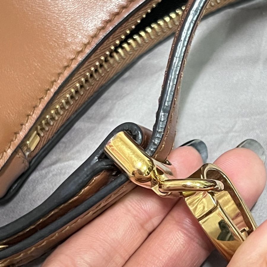 PRADA Arqué 皮革 肩背袋 腋下包 半月包-6