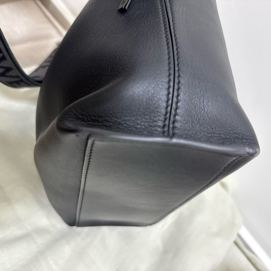 Loewe cubi 黑色小號-4
