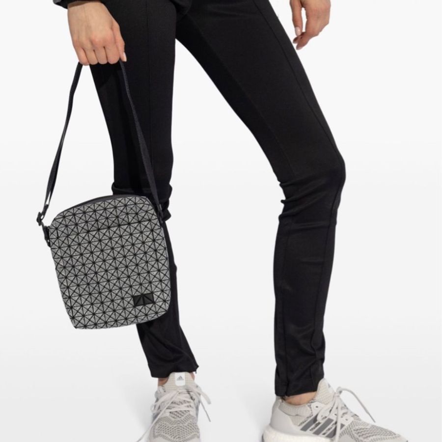 全新正品 Bao Bao Issey Miyake voyager限定色 小方包-2