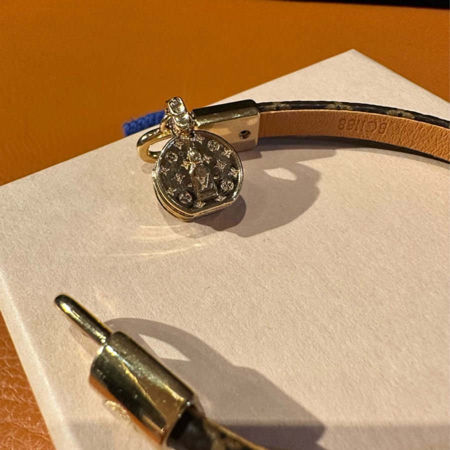 【Louis Vuitton】老花圓餅手鐲-11
