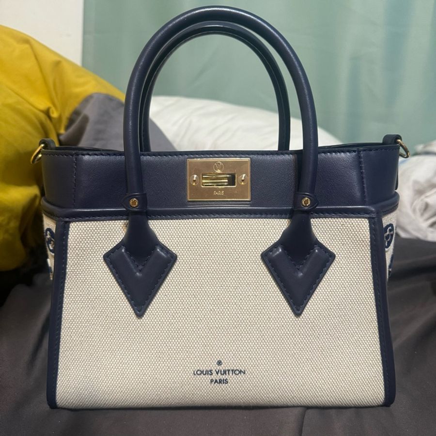 LV louis vuitton On My Side PM 深藍-1