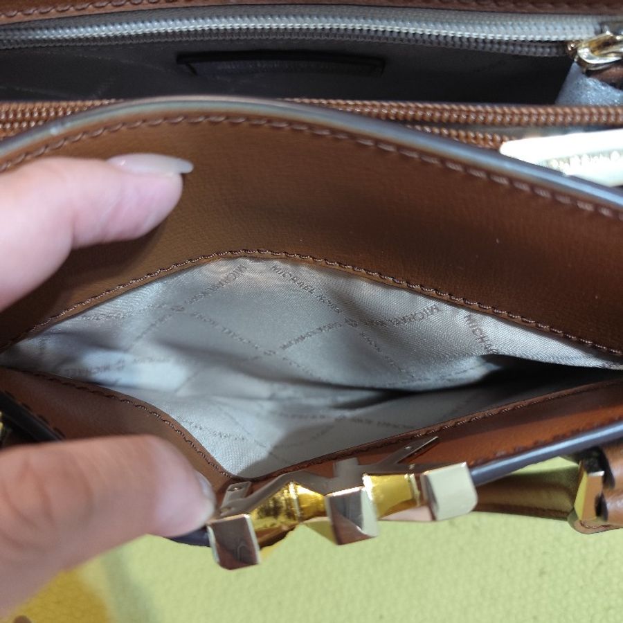 MK Michael Kors Mott 滿版咖 小號 (不可議)-10