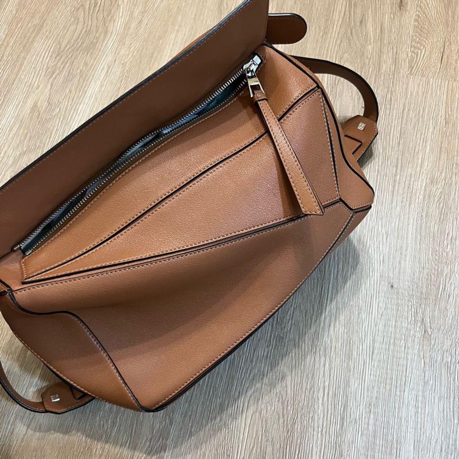 瑞奇二手精品 loewe puzzle 中號 美品 焦糖色-1