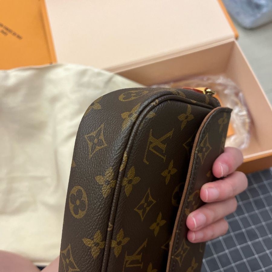 LV Wallet on Chain Ivy-14