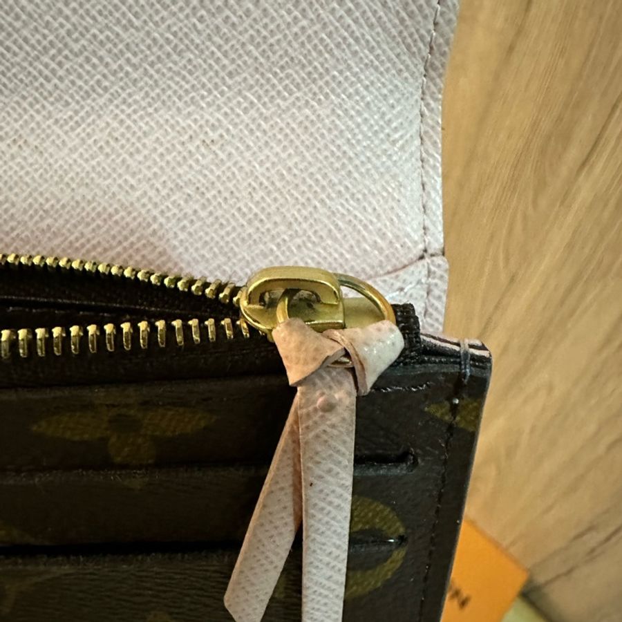 專櫃正品 LOUIS VUITTON LV Monogram Emilie 淡粉色長夾 M61289-90