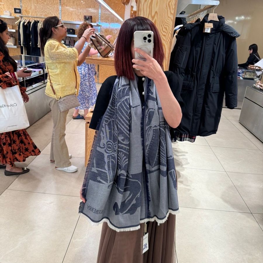 ✨ Burberry Eid 戰馬圖騰羊毛羊絨混紡圍巾披肩(藍色)-5