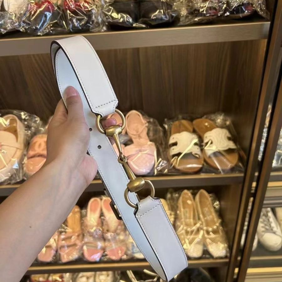 Gucci 馬銜扣腰帶 全新85碼 搭配裙子大衣都好看-0