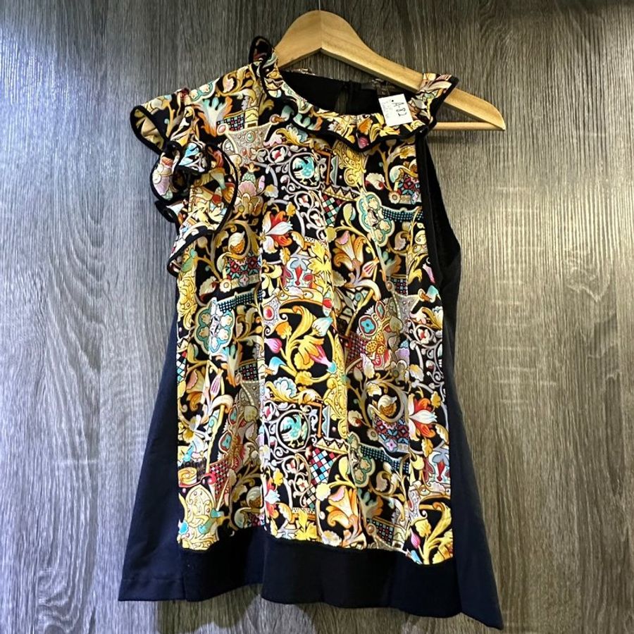 【美收精品】LV VESTIDO 黑色與阿拉伯式花紋套裝 A-82-0
