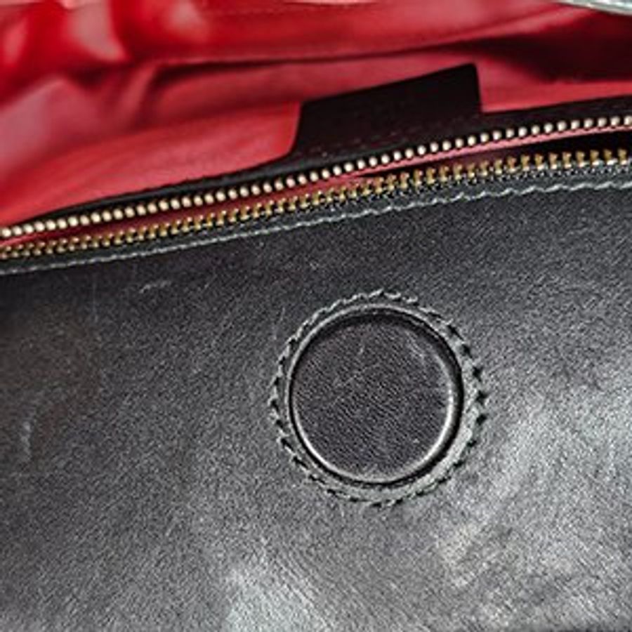 已售出 GUCCI 黑/白山型紋牛皮GG MARMONT 鍊帶兩用包 443501-7