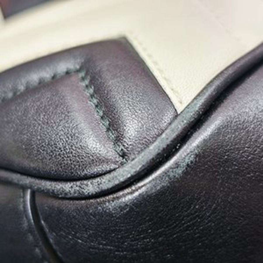 已售出 GUCCI 黑/白山型紋牛皮GG MARMONT 鍊帶兩用包 443501-10