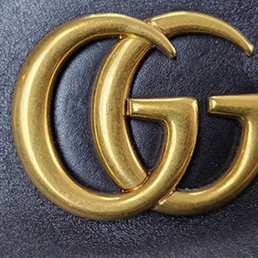 已售出 GUCCI 黑/白山型紋牛皮GG MARMONT 鍊帶兩用包 443501-12