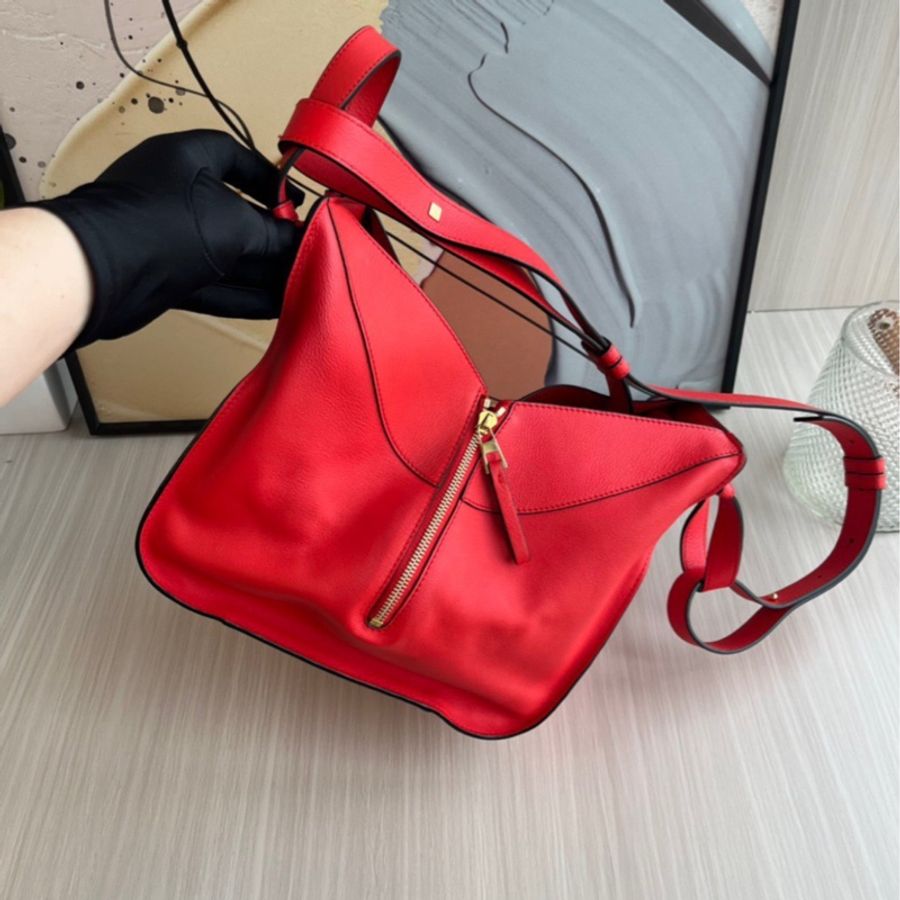 LOEWE 小牛皮吊床包 紅色小號-3