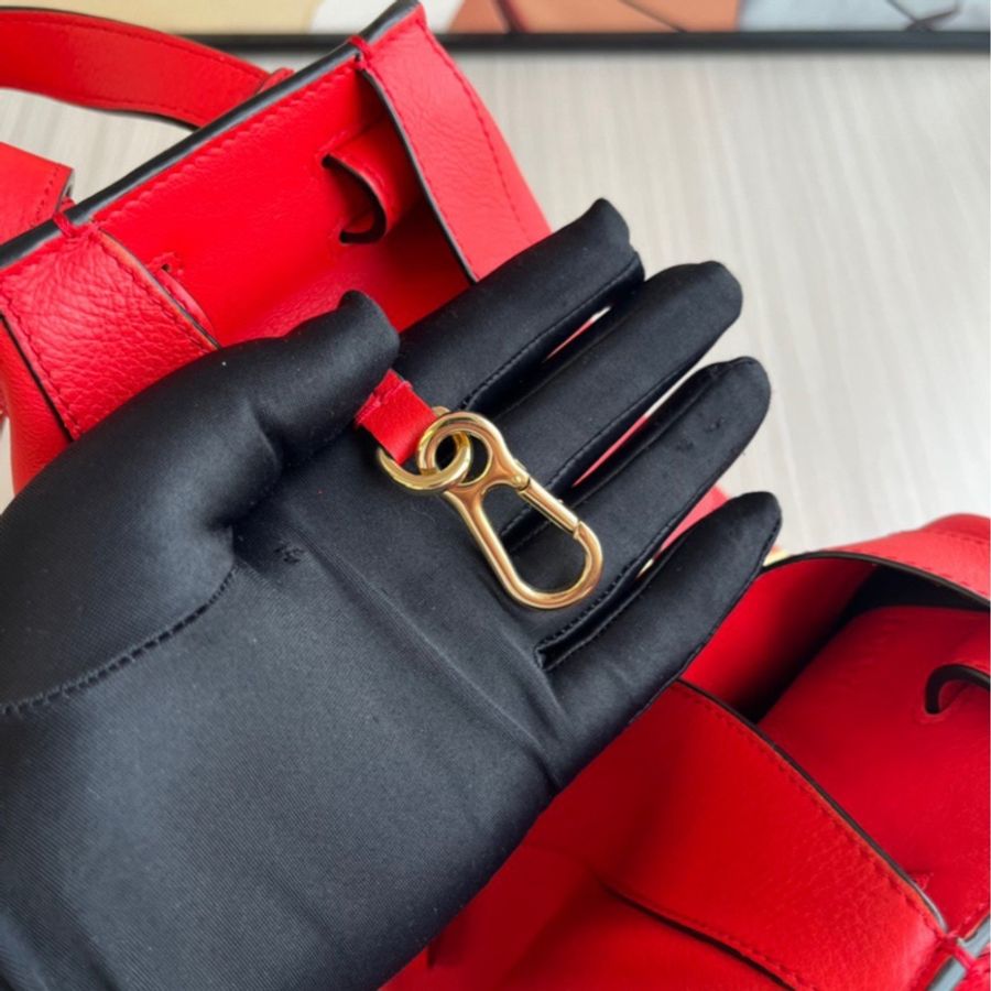 LOEWE 小牛皮吊床包 紅色小號-8