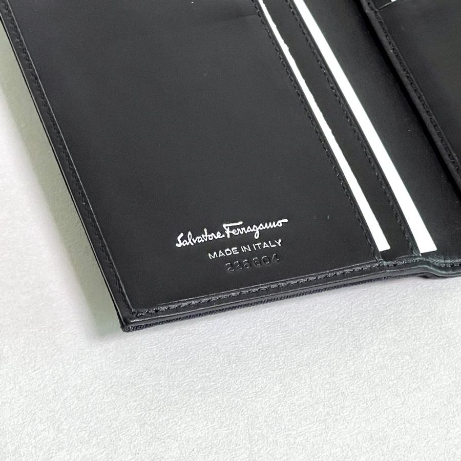 Ferragamo黑色卡片錢包長夾小手袋肩背側背孭袋 原裝盒 送肩帶-7