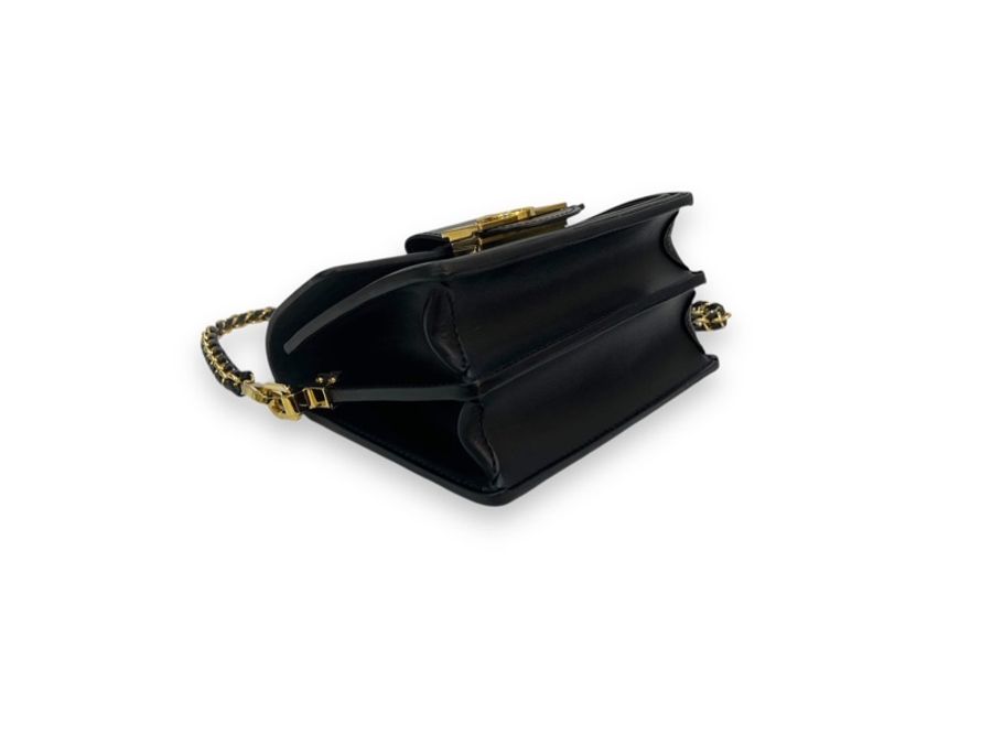 LV 黑EPI MINI Dauphine 金釦肩斜背包-8