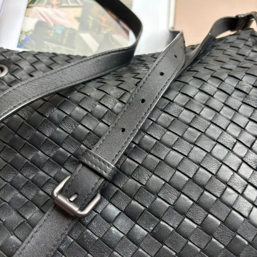 ::Bottega Veneta:: BV 黑色掀蓋側背包 斜背包-12