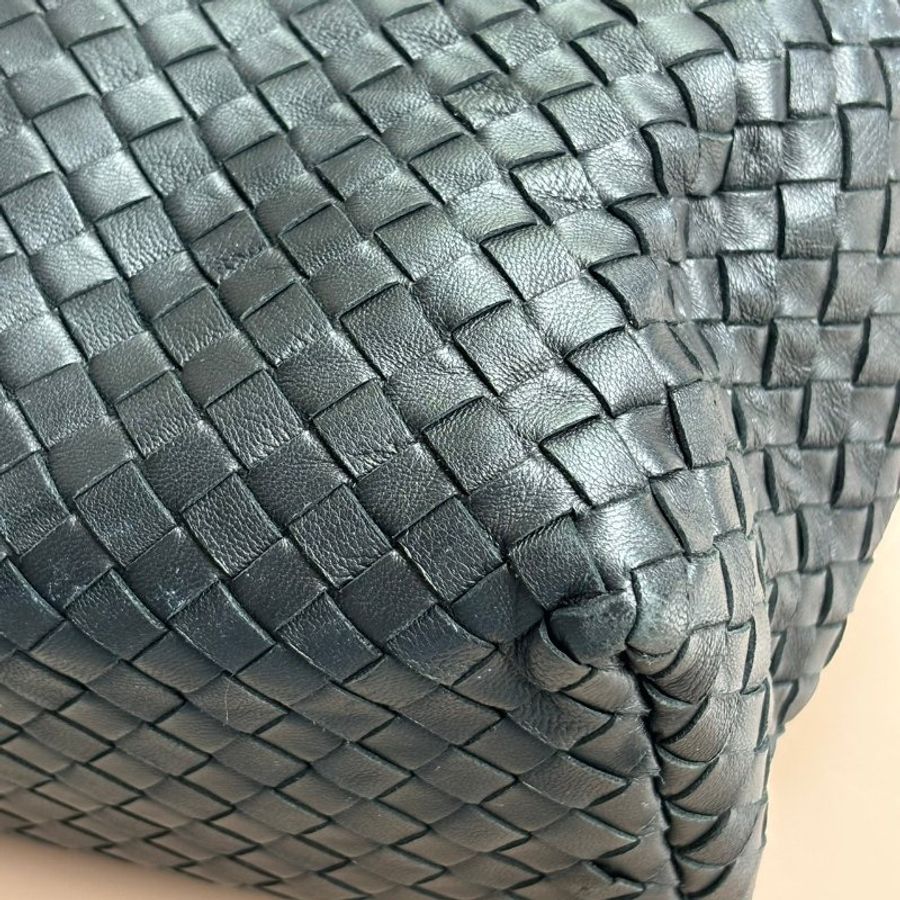 ::Bottega Veneta:: BV 黑色掀蓋側背包 斜背包-13