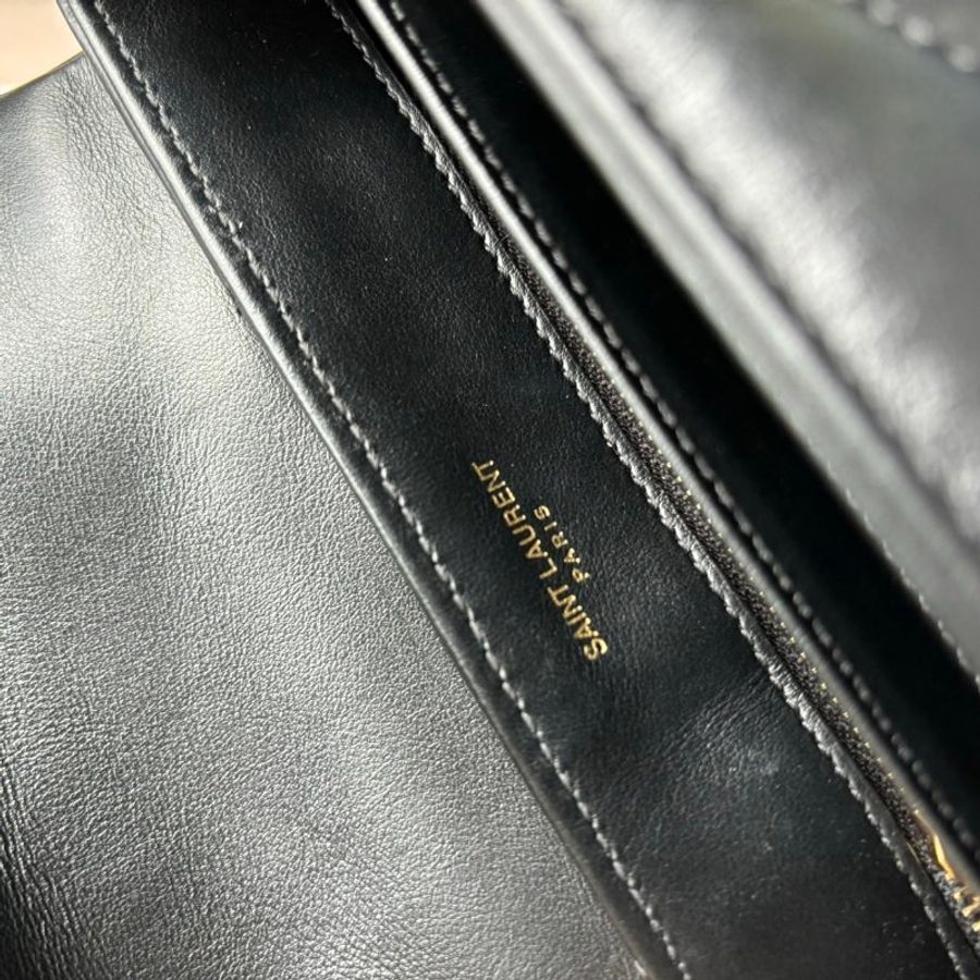 ::SAINT LAURENT:: YSL LOULOU 「Y」形絎縫皮革TOY手袋-16
