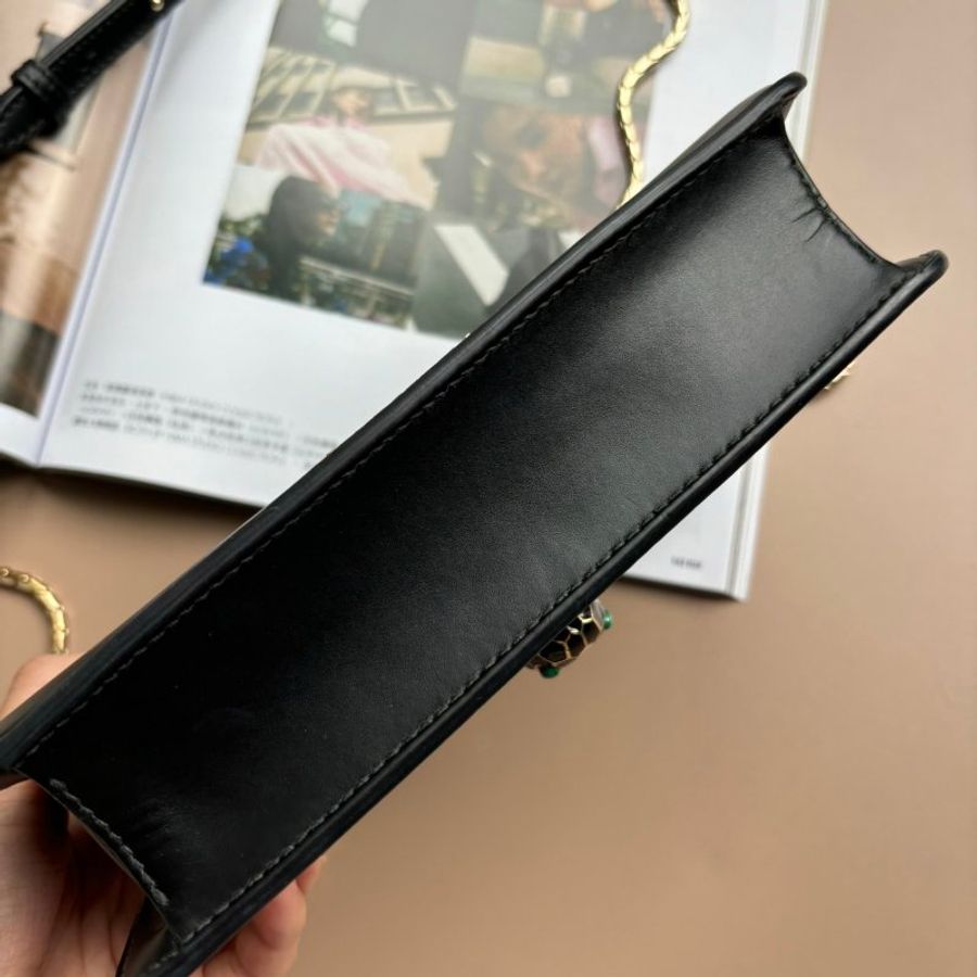 ::BVLGARI::寶格麗 Serpenti Forever 黑色內裡綠色蛇頭包 WOC-4