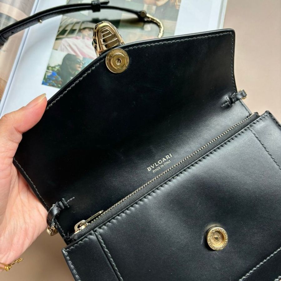 ::BVLGARI::寶格麗 Serpenti Forever 黑色內裡綠色蛇頭包 WOC-11