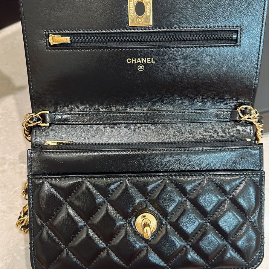 Chanel黑色鏈子皮夾包WOC-10