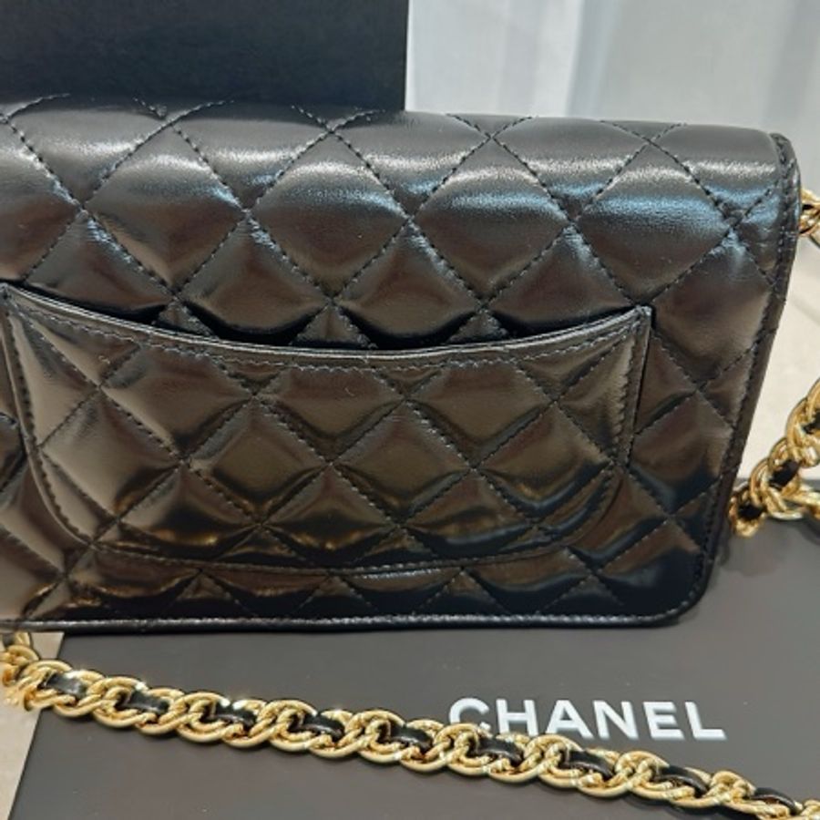 Chanel黑色鏈子皮夾包WOC-18