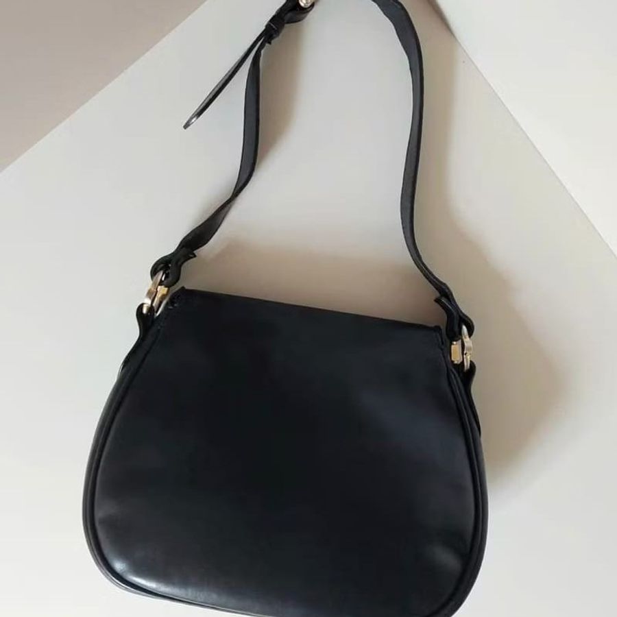 【LA LUNE】稀有中古二手Celine馬車金扣黑色皮革單肩側背腋下包手袋 Vintage-2