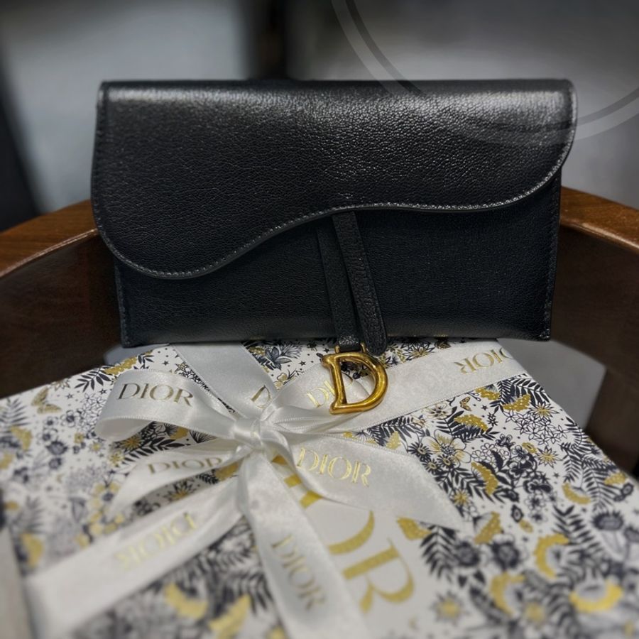 ► 全新 DIOR Saddle Long Wallet with Chain ✨ WOC Dior Saddle黑色山羊皮鏈帶長夾包-1