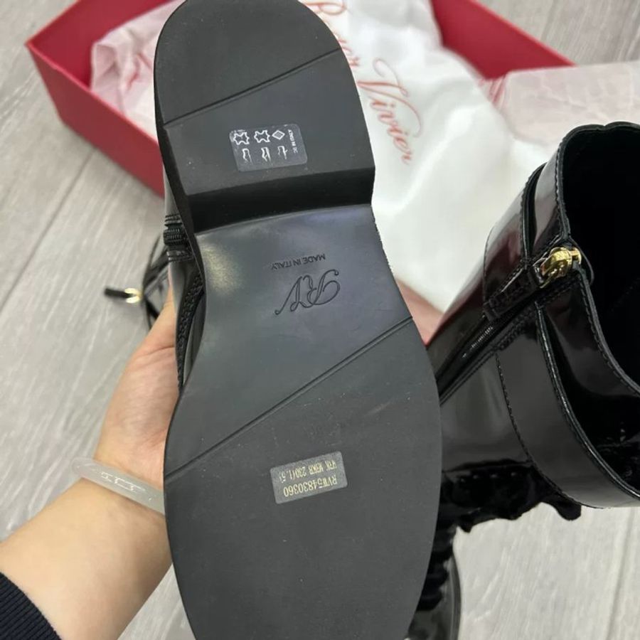 Roger viver 黑色漆皮高筒靴 36號 配件有鞋盒 防塵袋 僅試穿很新 原價近七萬五-6