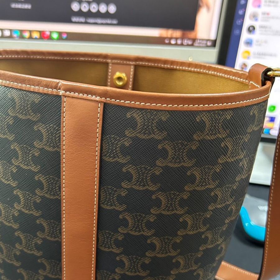CELINE賽琳 TRIOMPHE帆布小型BUCKET 斜背包水桶包 (限時出清)-18