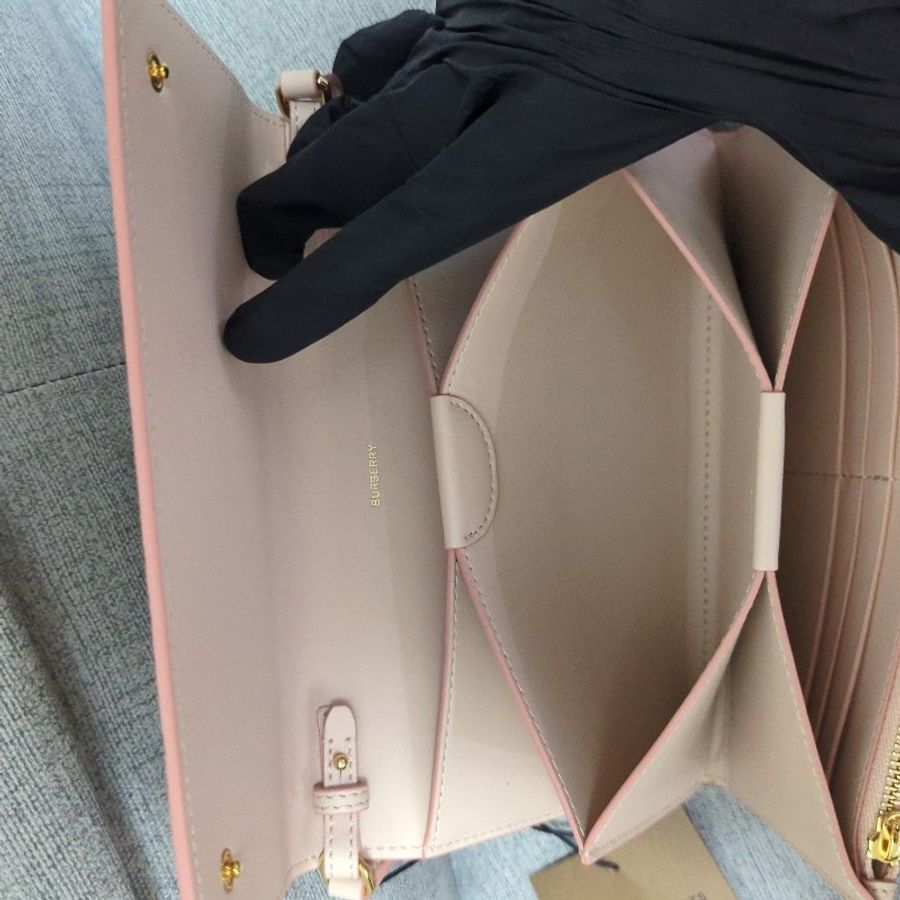 BURBERRY 皮革WOC-3