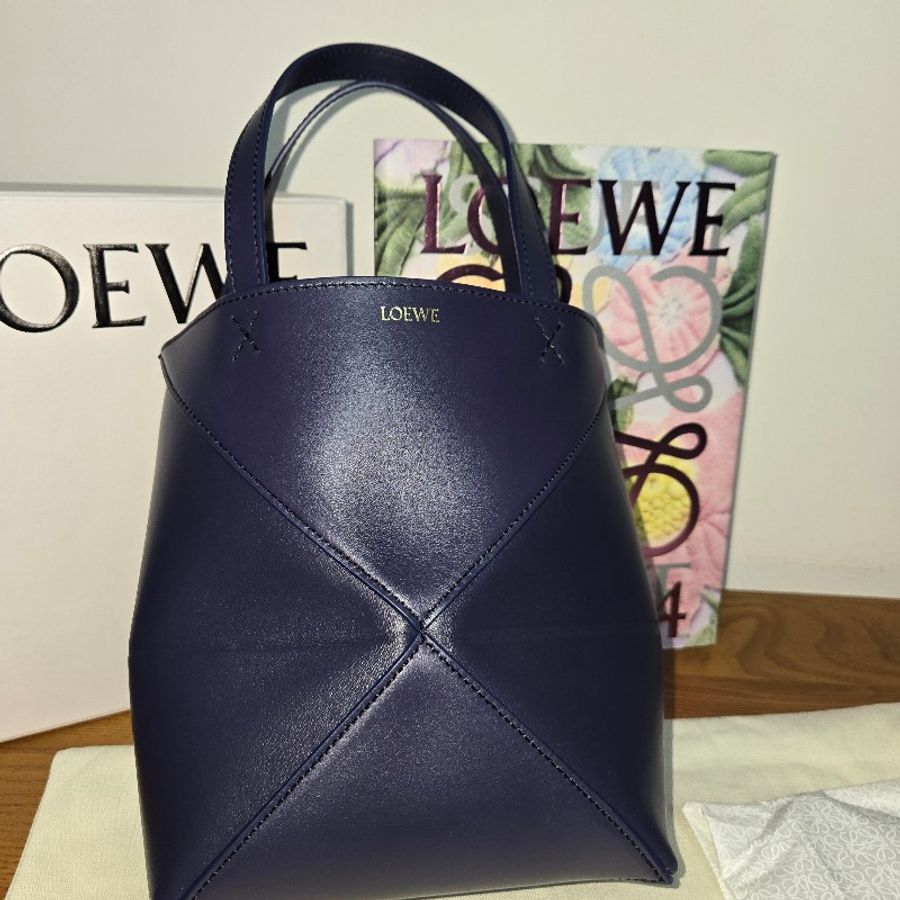 (年前一口價) 全新 LOEWE puzzie Fold燙印金字小牛皮手提/斜背托特包(小/深藍)-2