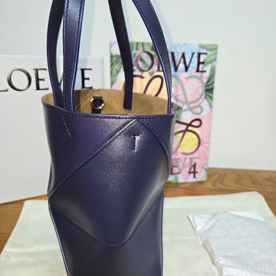 (年前一口價) 全新 LOEWE puzzie Fold燙印金字小牛皮手提/斜背托特包(小/深藍)-4