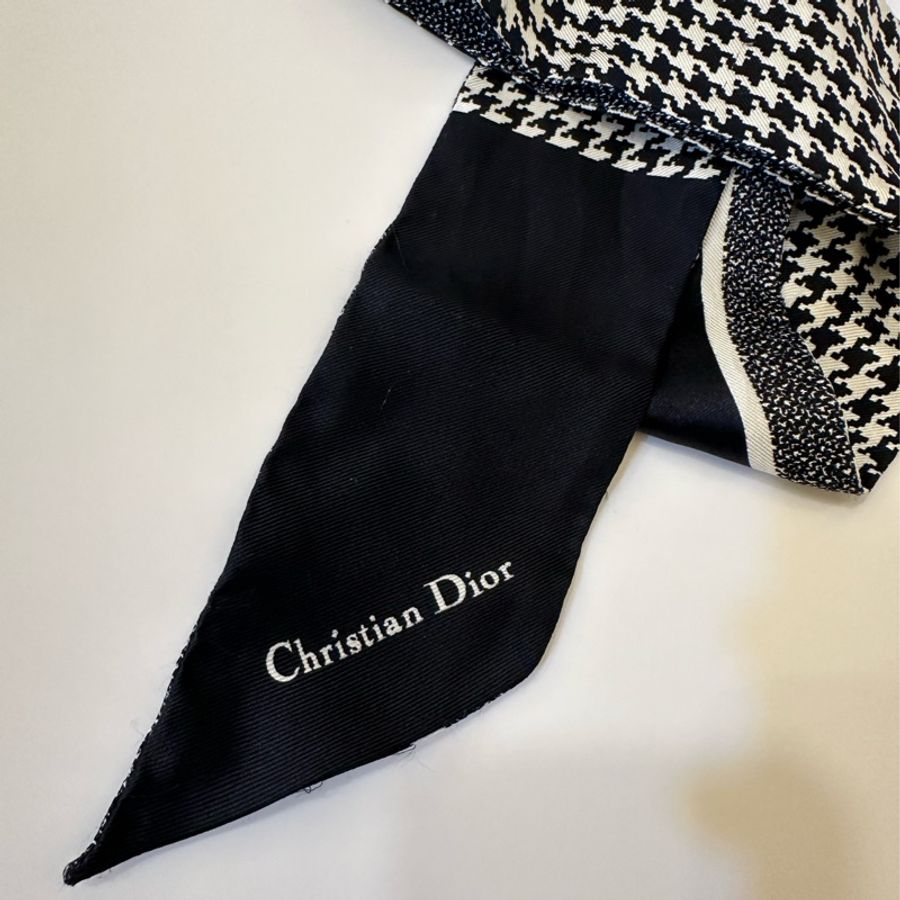 Dior 千鳥格紋絲巾-2