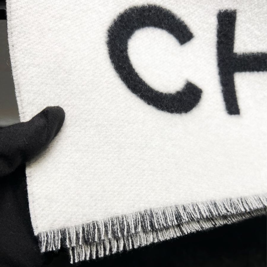 ► 全新 Chanel CACHEMIRE喀什米爾羊毛 經典雙C logo 黑白披肩/圍巾-5