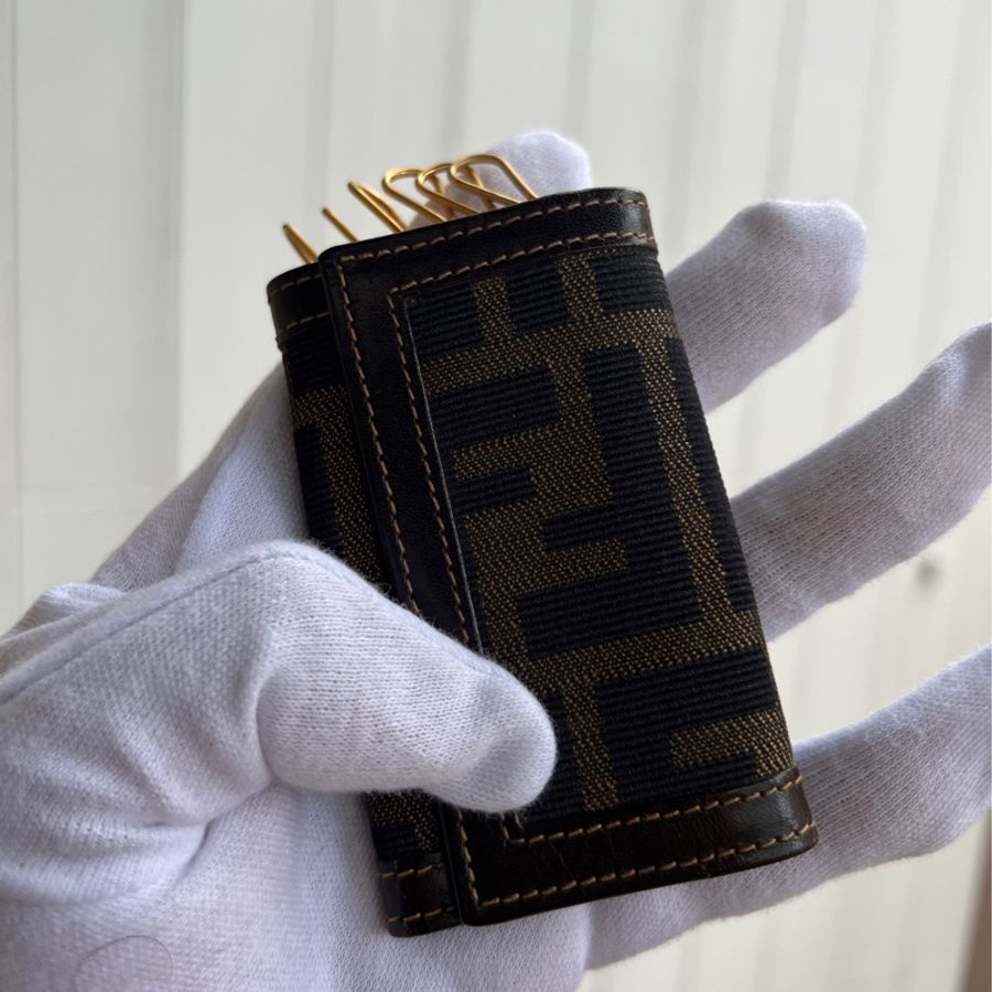 【FENDI】老花鑰匙包-1