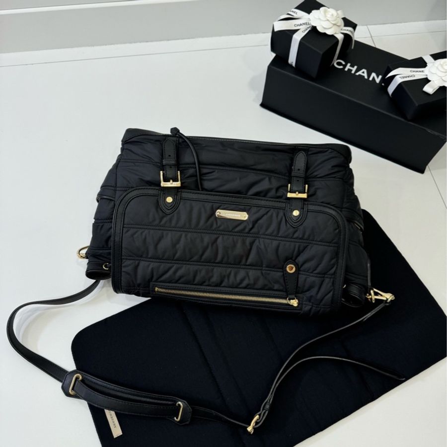 BURBERRY  Nylon Quilted Diaper Bag 黑 斜背包 公事包 電腦包 肩背包 郵差包-2
