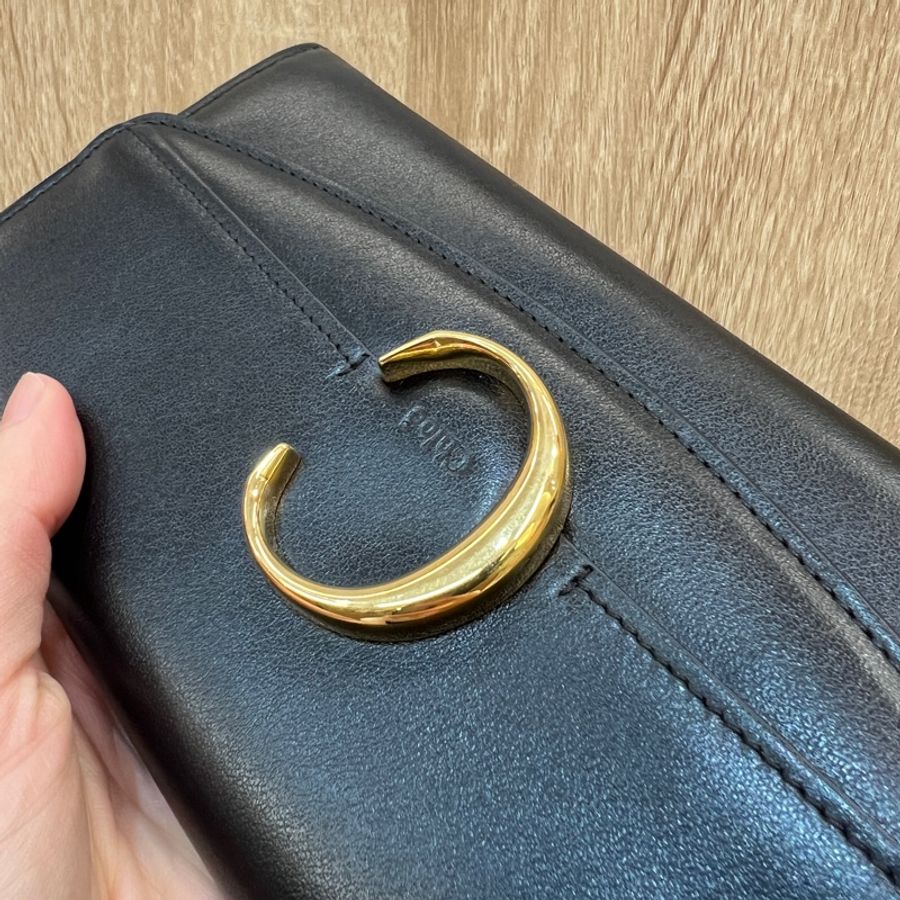 Chloe 黑牛皮內裡香檳色長夾-7