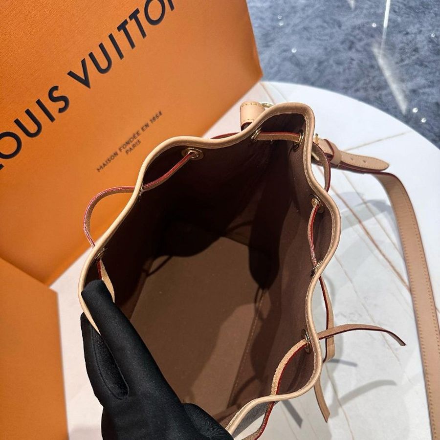 *SHIHNA名牌精品*LV M46983 Noé BB水桶包-4