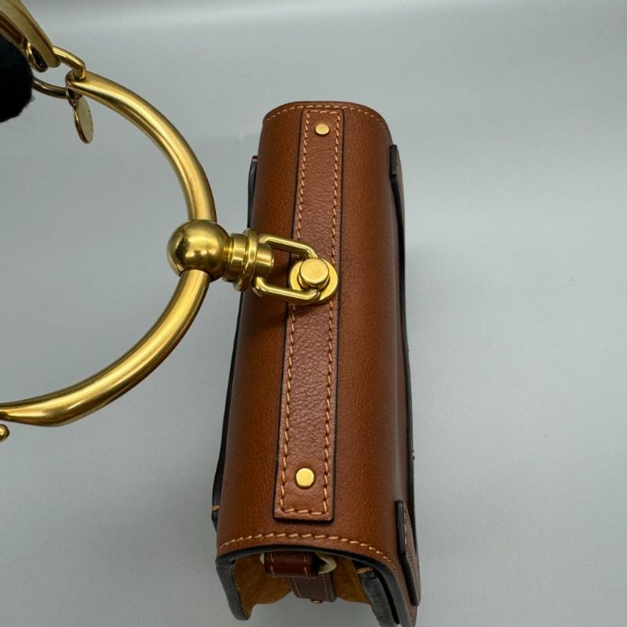 Chloe 手鐲包 金棕小號-7